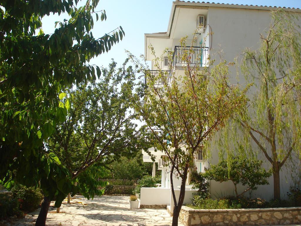 Santa Maria Rooms Áyios Nikítas Exteriör bild